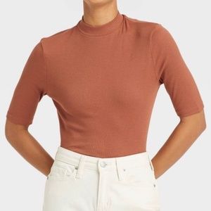 Mockneck ribbed tee